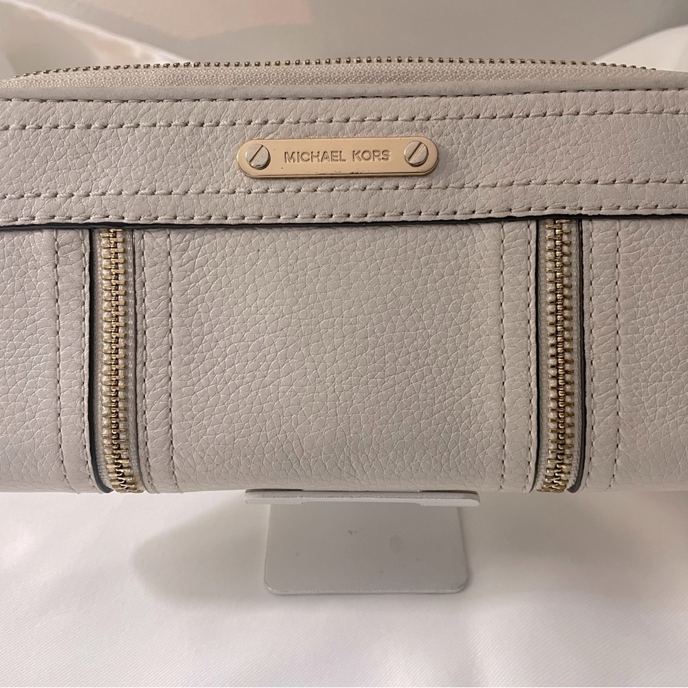 Michael Kors Wallet white
